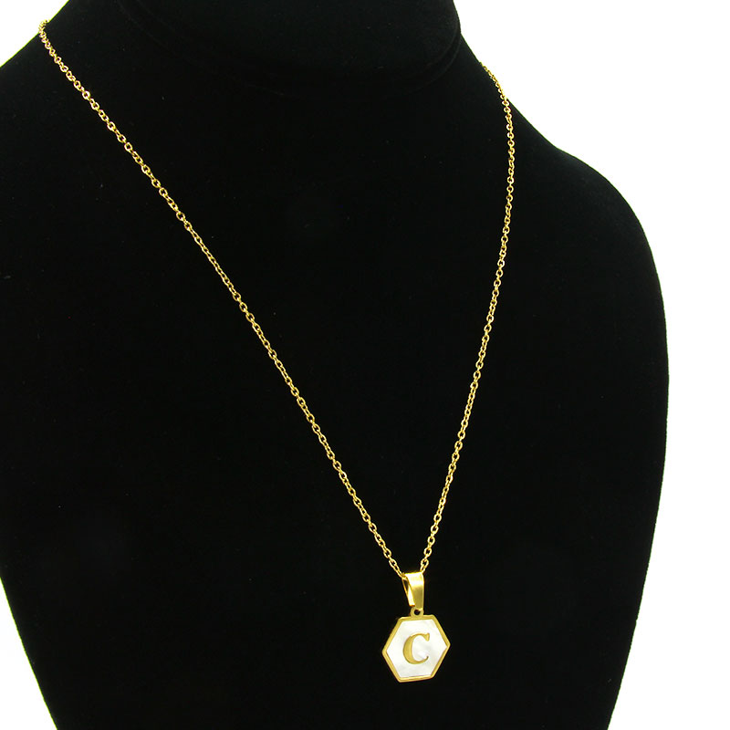 Collar-Acero-Inox-Dorado-Hexagonal-Letra-C-Madre-Perla-3