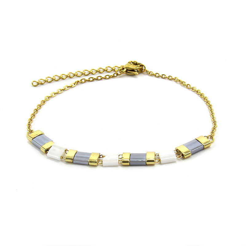Pulsera-dorada-con-blanco-y-gris-2