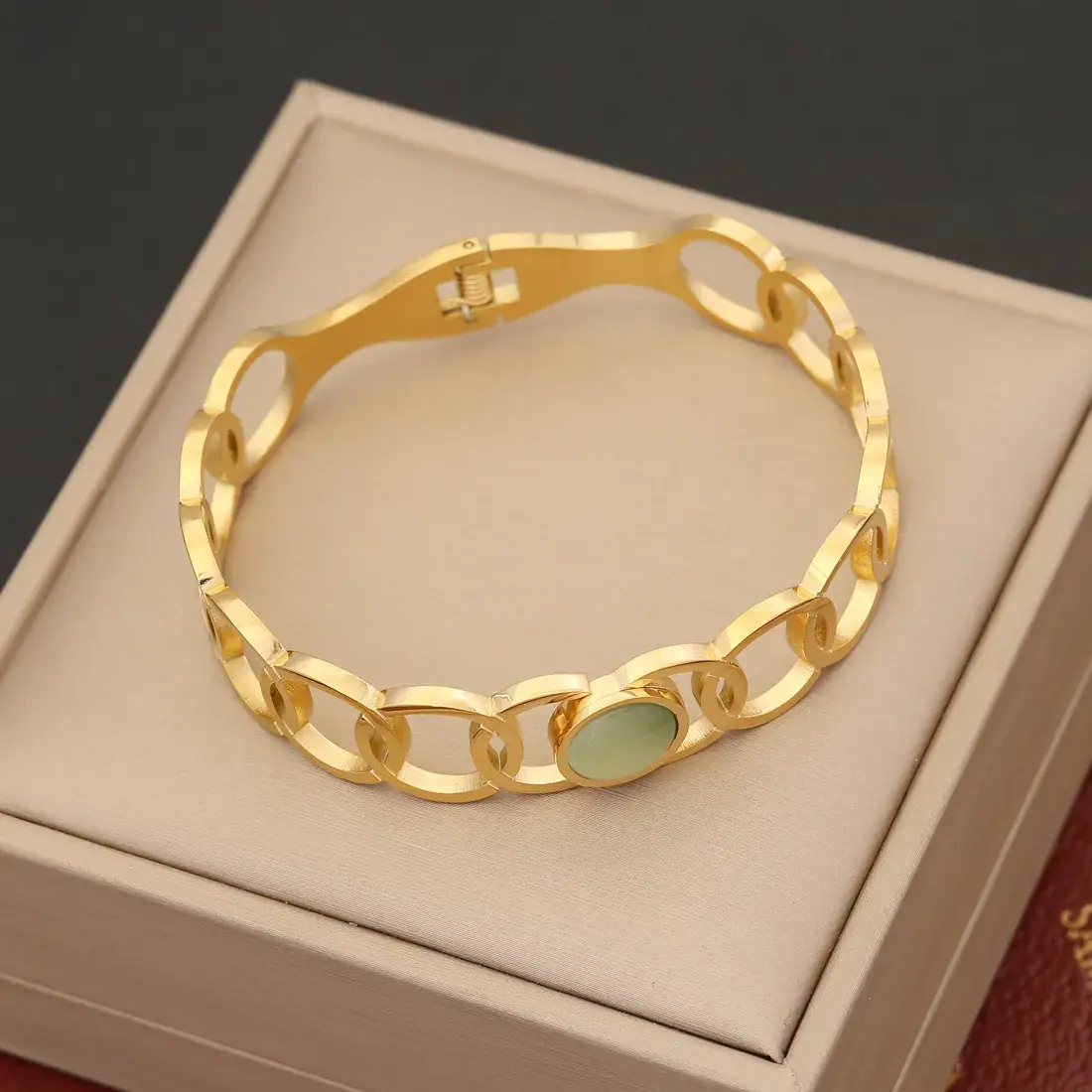 Pulsera Acero Dorado Circulos Unidos Ojo de Gato Verde