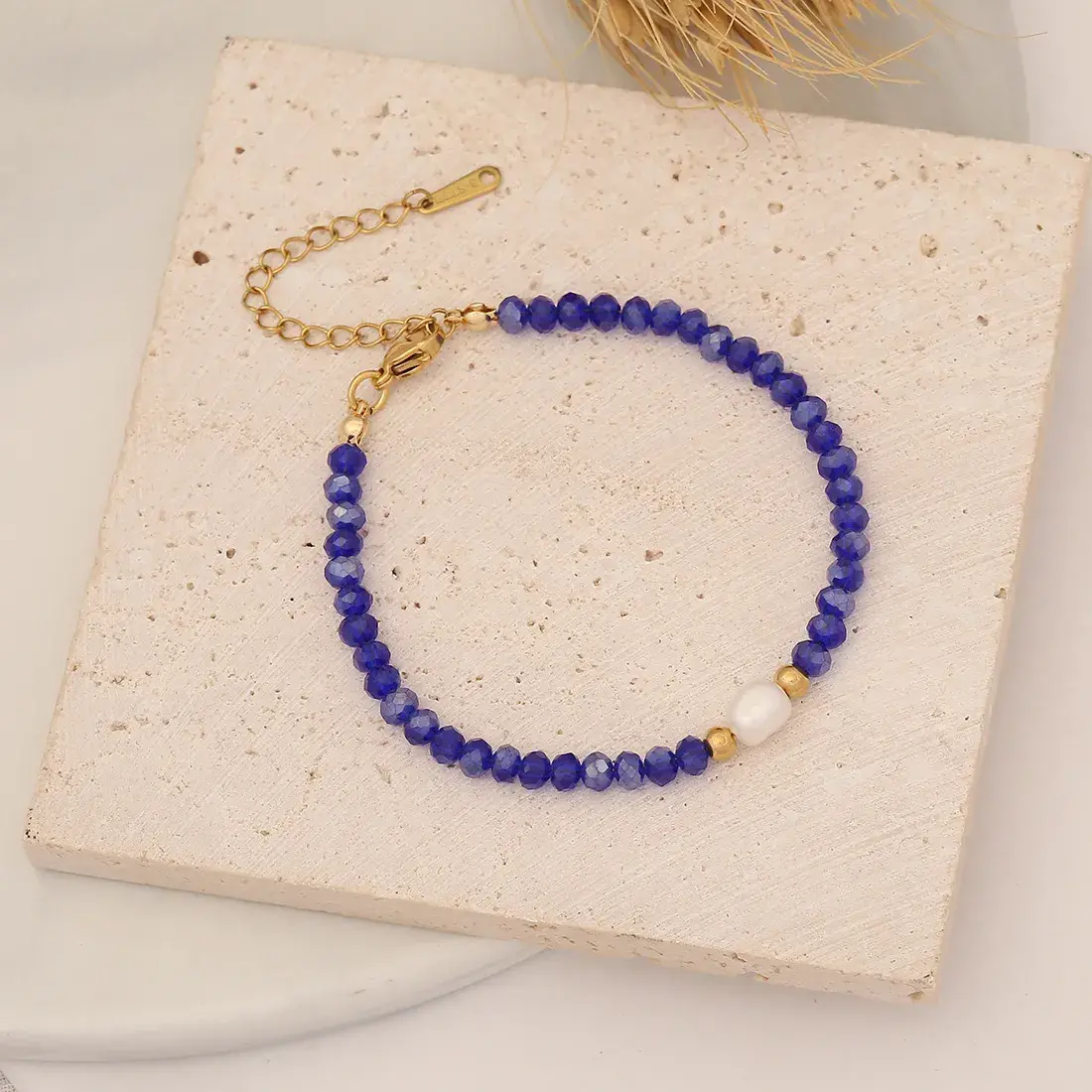 Pulsera Acero Dorado Cristal Cortado Azul Perla de Río (2)