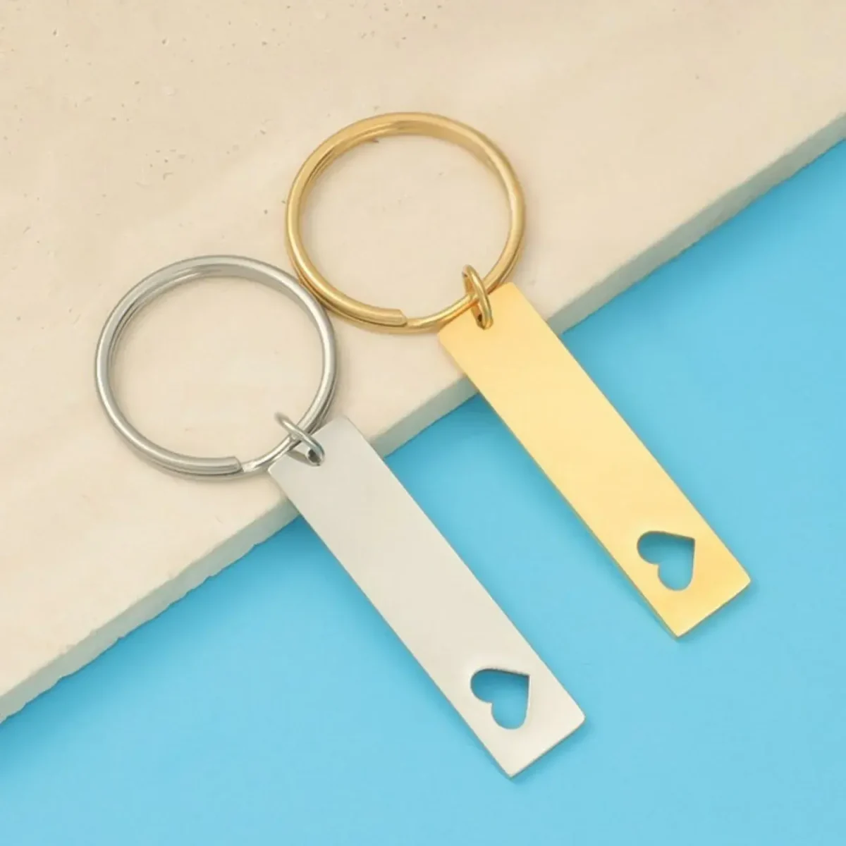 Llavero Acero Sencillo Placa Rectangular Ventana Corazón (8)