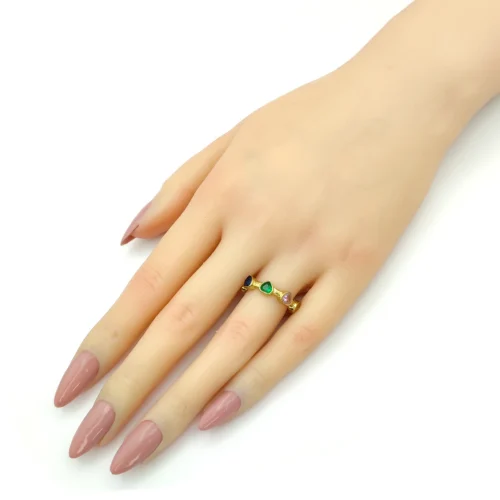 Anillo-Acero-Dorado-Corazon-Cristal-Multicolor-Ajustable-3.webp