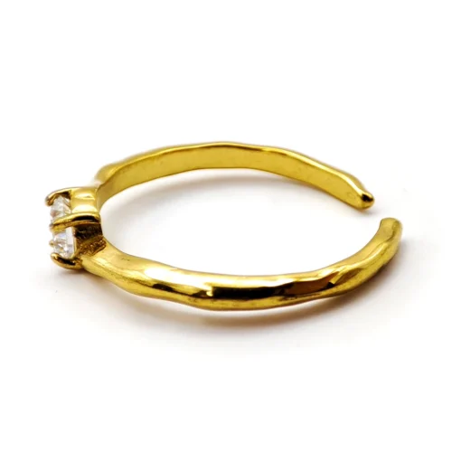 Anillo-Acero-Dorado-Solitario-Martillado-Ajustable-1.webp