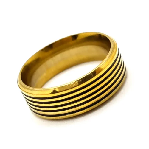 Anillo-Acero-Inox-Dorado-Lineas-Esmalte-Negro-Moderno-2.webp