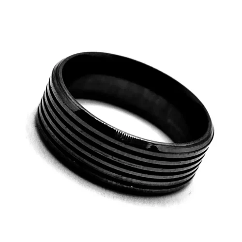 Anillo-Acero-Inox-Negro-Lineas-Esmalte-Negro-Moderno-2.webp