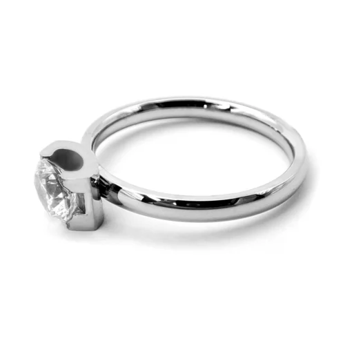 Anillo-Acero-Plateado-Delgado-Zirconia-Solitaria-Compromiso-4.webp