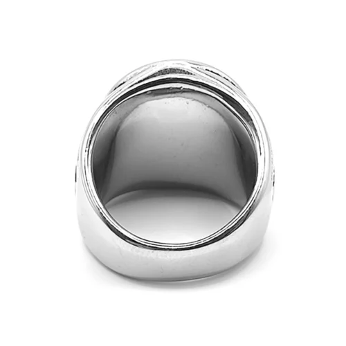 Anillo-Acero-Plateado-Hombre-Cruz-San-Benito-Proteccion-1.webp