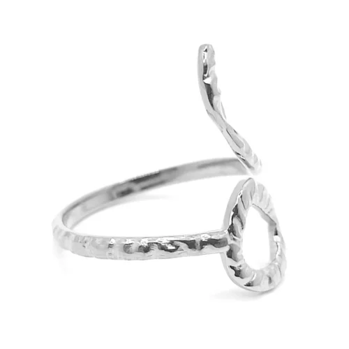 Anillo-Acero-Plateado-Slim-Delgado-Martillado-Ajustable-2.webp