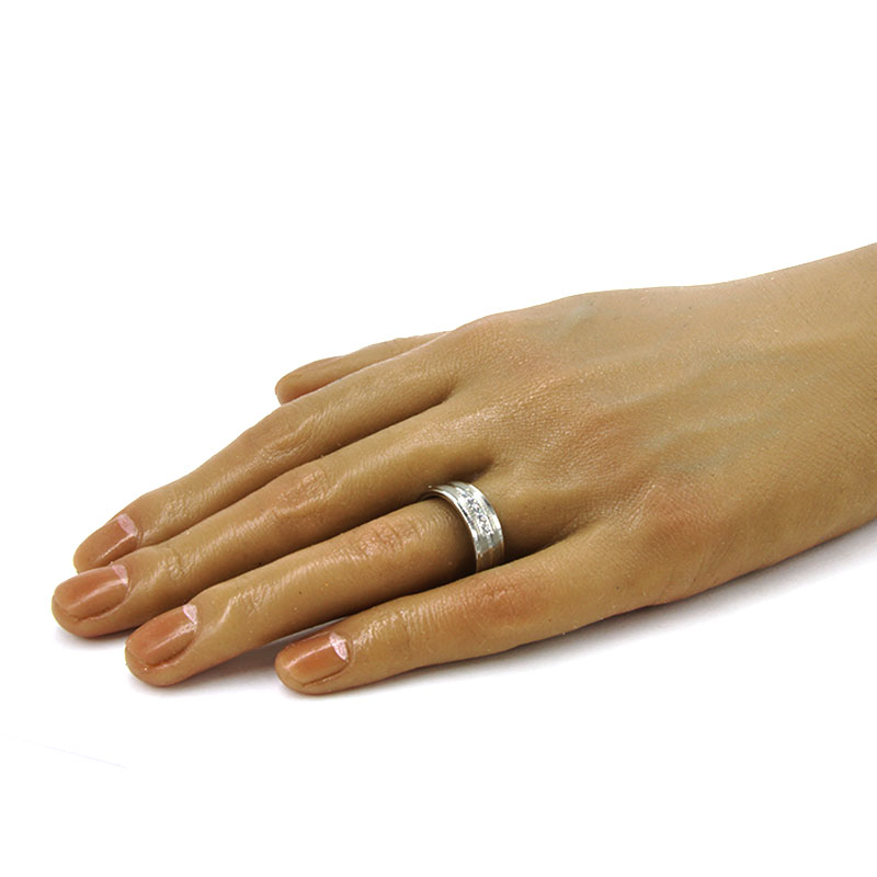 Anillo de Acero Plateado Tipo Argolla Biselado Zirconias 5 Anillo de Acero Plateado Tipo Argolla Biselado Zirconias - Image 3