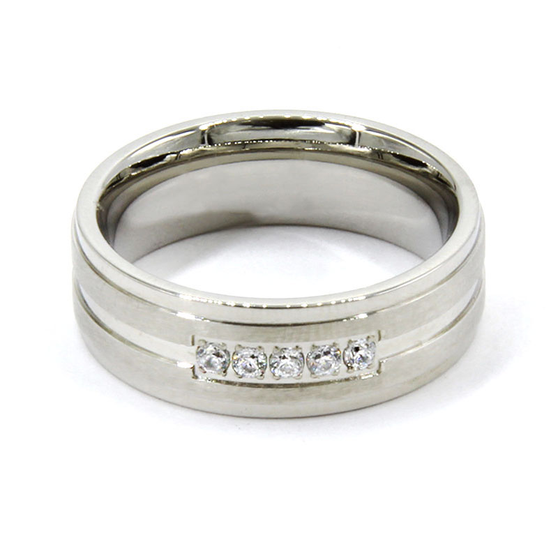 Anillo de Acero Plateado Tipo Argolla Biselado Zirconias