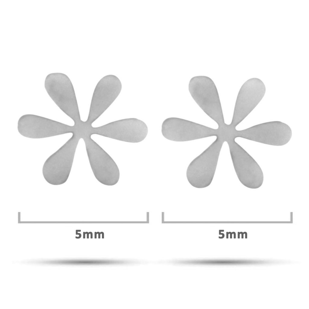 Arete Tipo Broquel Acero Plateado Mini Flor Lisa Sencilla