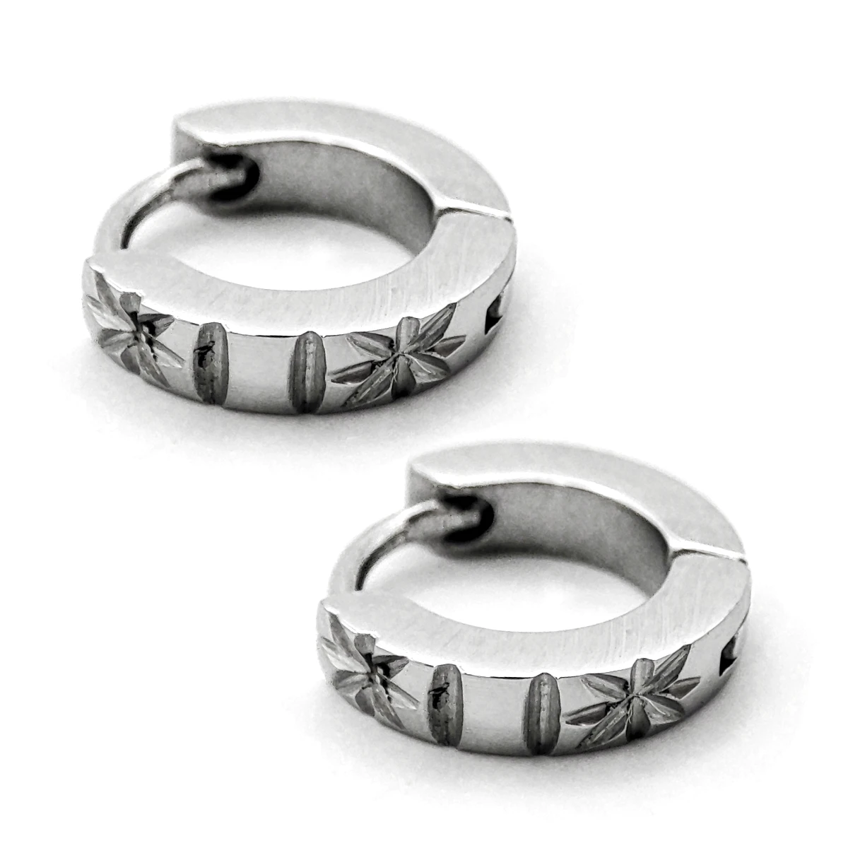 Aretes Acero Inox Plateado Nina Huggies Estrella Delgada 2