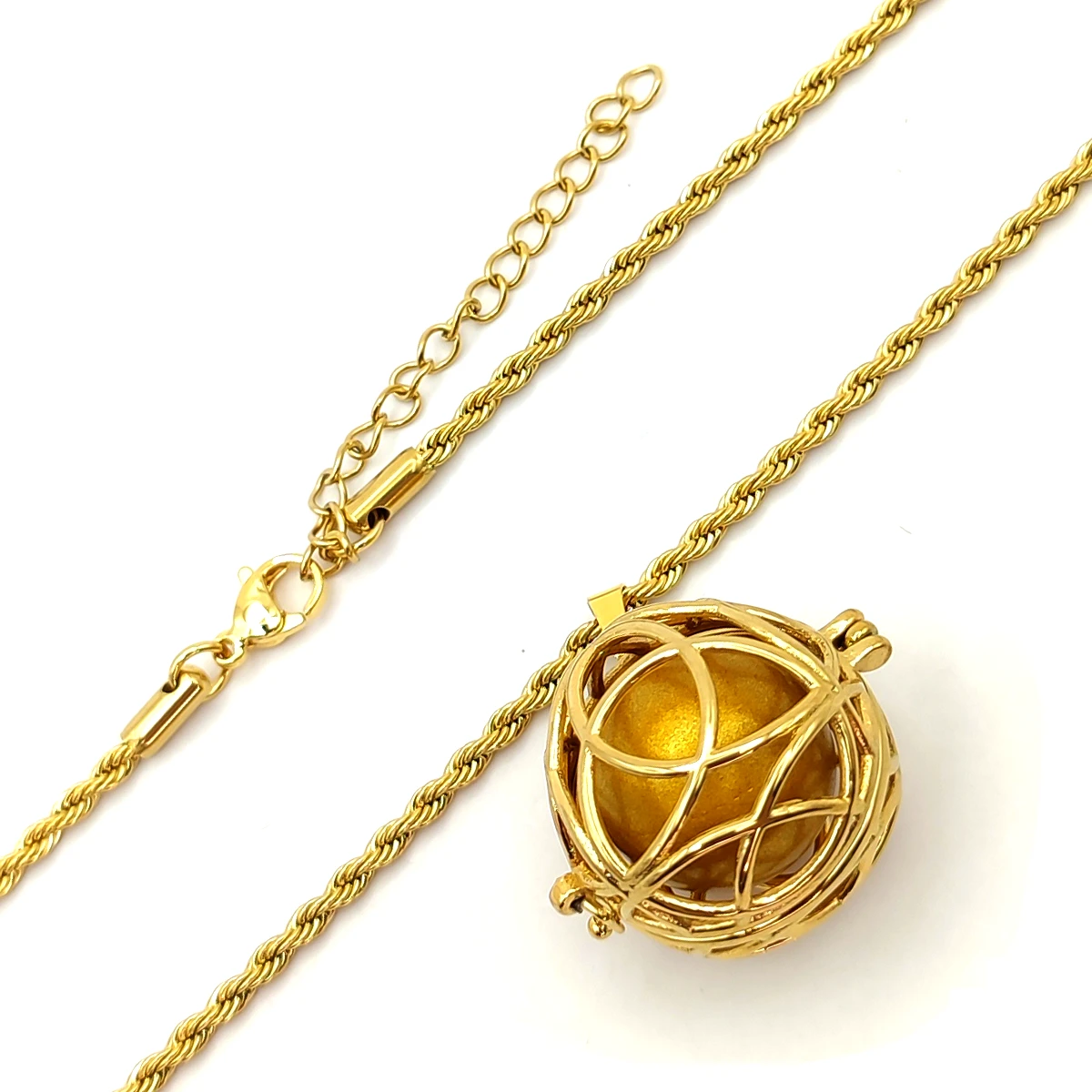 Collar Acero Dorado Llamador de Angeles Torzal Triqueta 3