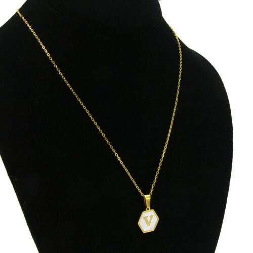 Collar-Acero-Inox-Dorado-Hexagonal-Letra-V-Madre-Perla-3.jpg