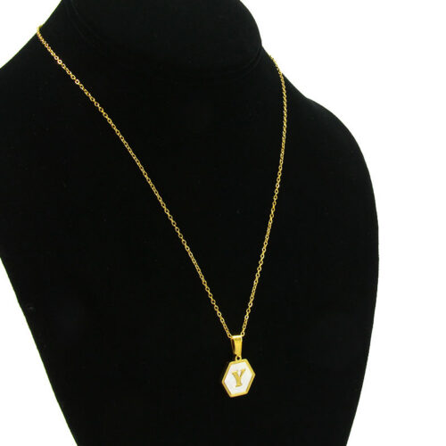 Collar-Acero-Inox-Dorado-Hexagonal-Letra-Y-Madre-Perla-3.jpg