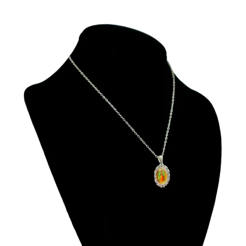 Collar-Acero-Plateado-Imagen-Virgen-de-Guadalupe-Resina-1.webp