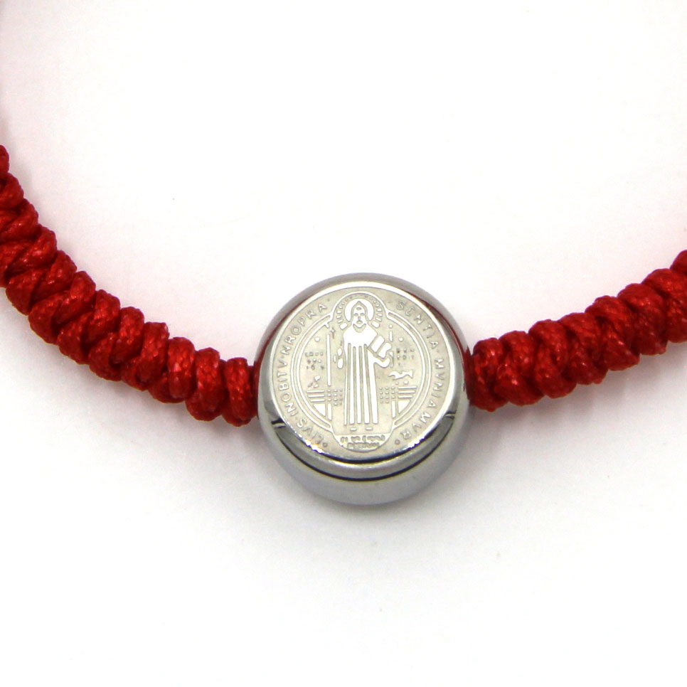 Pulsera Acero Plateado Hilo Rojo Ajustable San Benito 5 Pulsera Acero Plateado Hilo Rojo Ajustable San Benito - Image 3