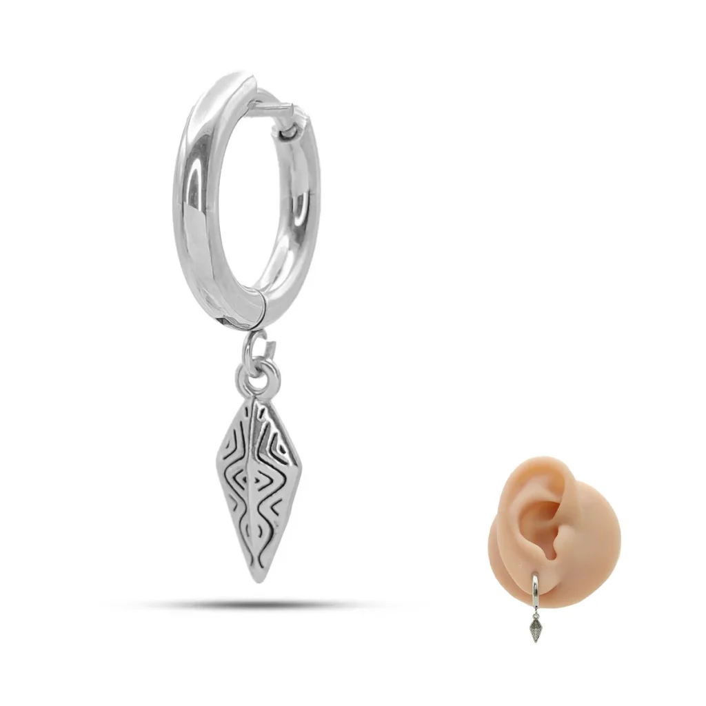 Piercing de Oreja Acero Plateado Colgante Daga Huggie 1