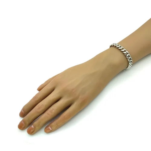 Pulsera-Acero-Plateado-Cubana-9-mm-Broche-Moderno-1.webp