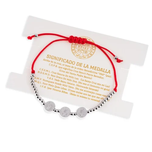 Pulsera-Acero-Plateado-Triple-Medalla-San-Benito-Hilo-Rojo-2-1.webp