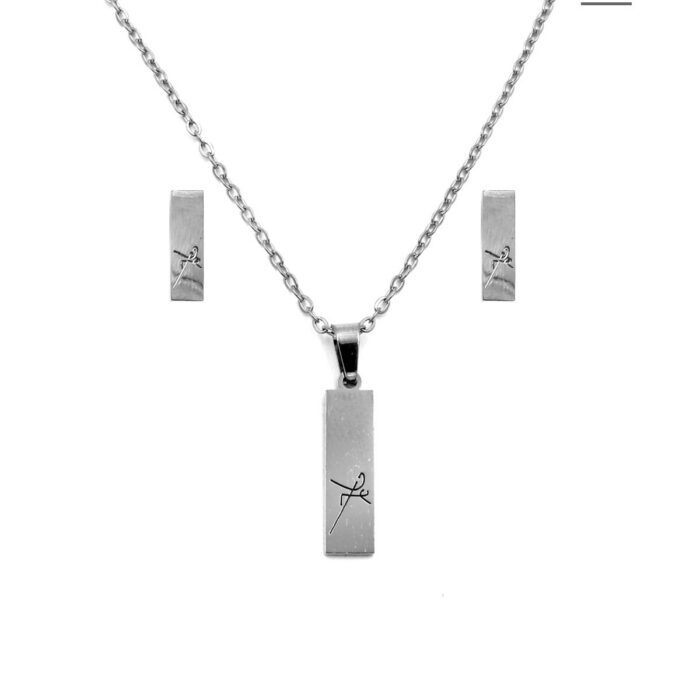 Set-Joyeria-Acero-Plateado-Plaquita-Grabado-Fe.jpg