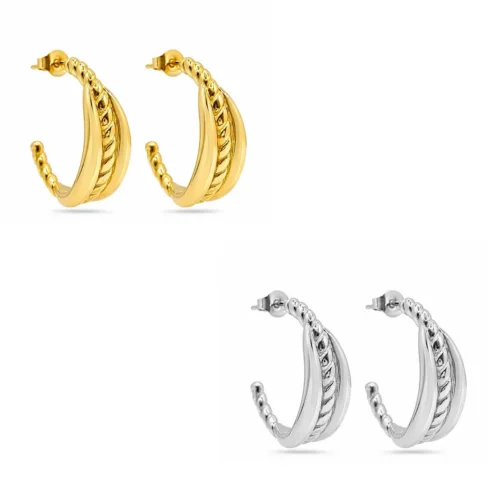 aretes media arracada triple twist lisos en acero inoxidable dorado y plateado sobre fondo blanco