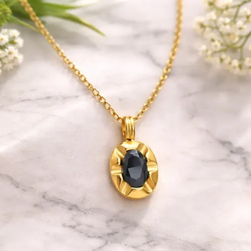 Collar Acero Dorado Zirconia Cubica Negra Oval Enmarcada (2)