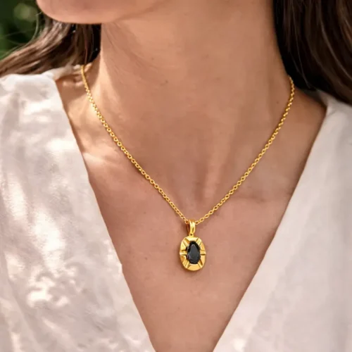 Collar Acero Dorado Zirconia Cubica Negra Oval Enmarcada (3)