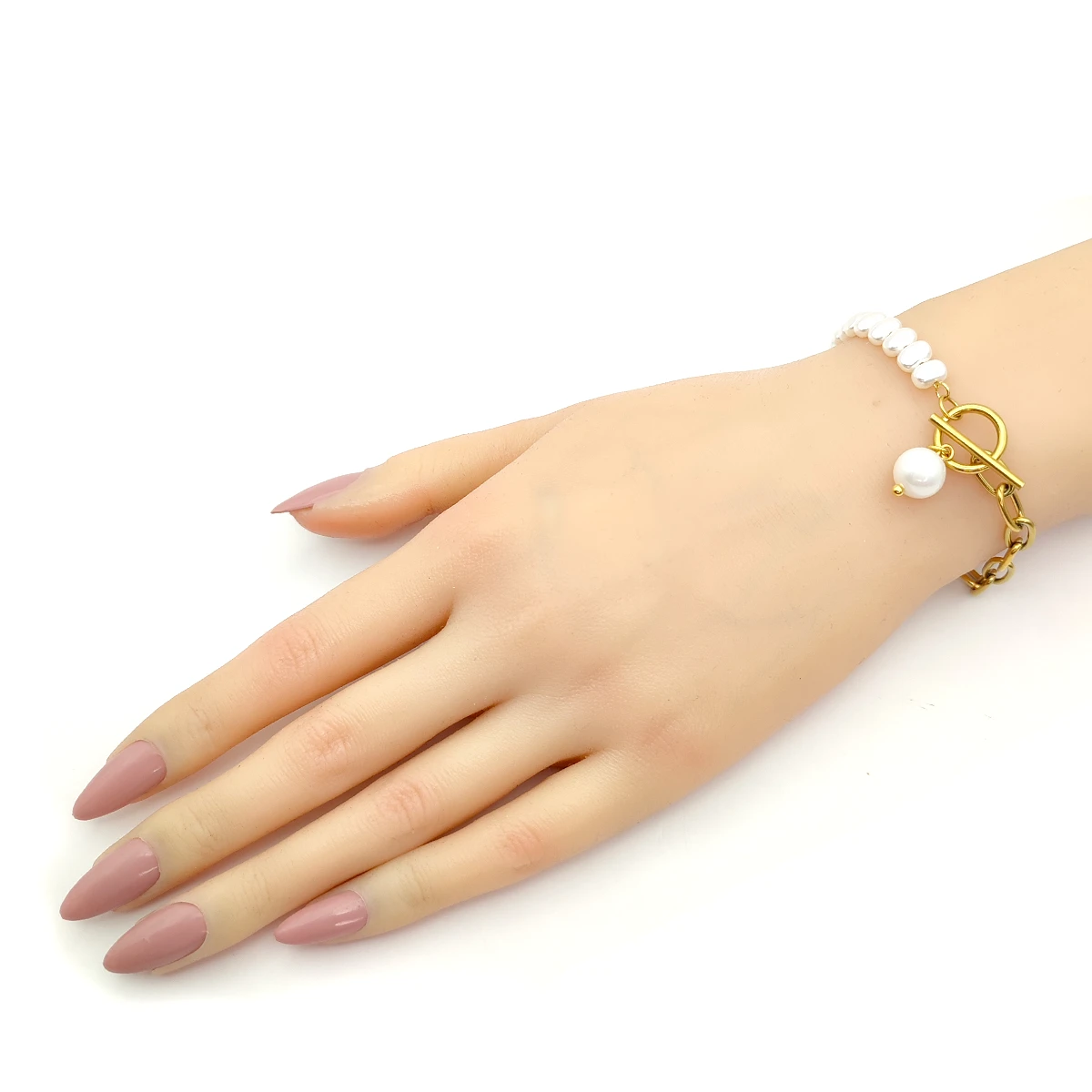 Pulsera Acero Dorado Perlas y Eslabon Oval Broche Barra 7 Pulsera Acero Dorado Perlas y Eslabon Oval Broche Barra - Image 5