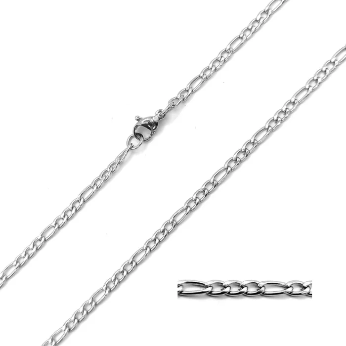 Cadena plateada de acero inoxidable con eslabón 3x1 delgado de 3 mm sobre fondo blanco