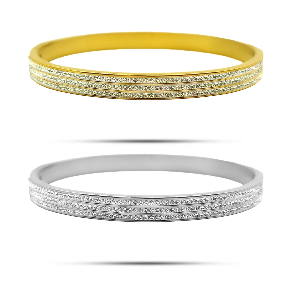 Brazalete de acero inoxidable para mujer con triple línea de mini cristales en acabado dorado y plateado sobre fondo blanco