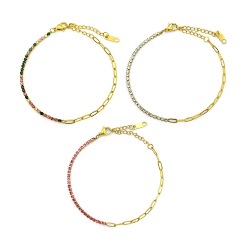 Pulsera dorada de acero inoxidable con fila de zirconias y eslabón oval delgado en variantes de cristales claros, multicolor y rosas sobre fondo blanco