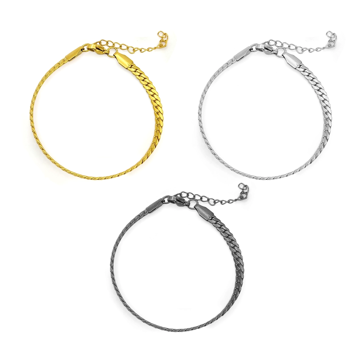 Pulsera cubana planchada de acero inoxidable para mujer en colores dorado, plateado y negro sobre fondo blanco