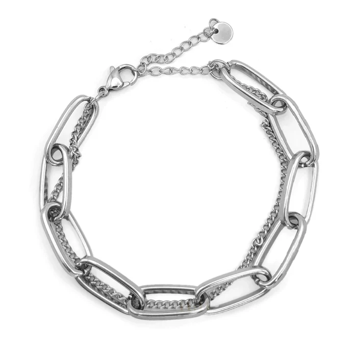 Pulsera plateada de acero inoxidable con doble eslabón largo y cadena cubana sobre fondo blanco