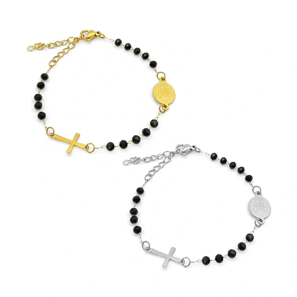 Pulsera San Benito de acero inoxidable con cristales negros, cruz y medalla religiosa en dorado y plateado