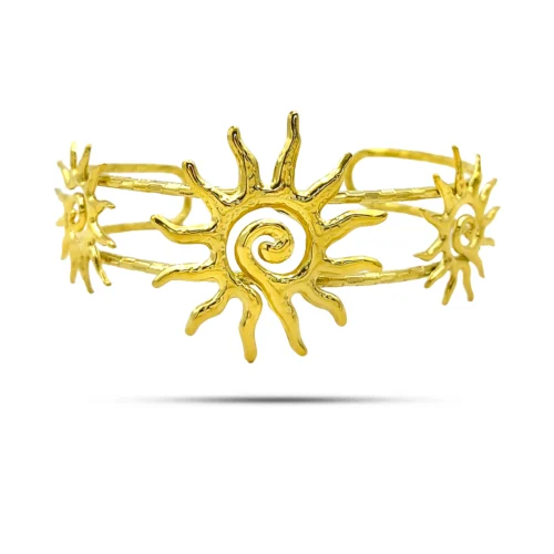 Pulsera Sol Espiral dorada de acero inoxidable para mujer, brazalete abierto con tres soles y diseño ajustable.